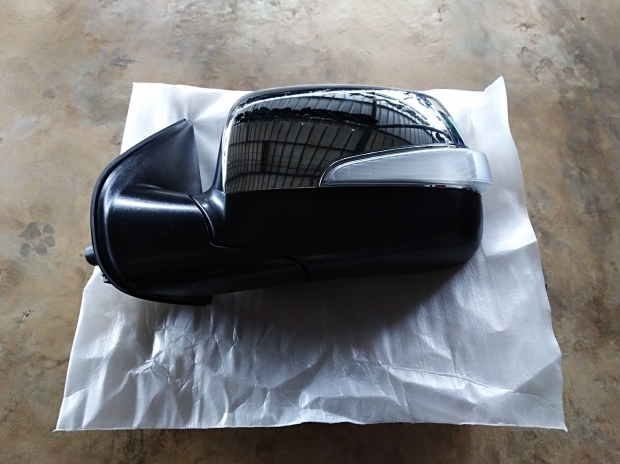 กระจกมองข้าง​  LH​ D-MAX​  ไฟยาว​ แท้​ ZONE​ D-2​  K.